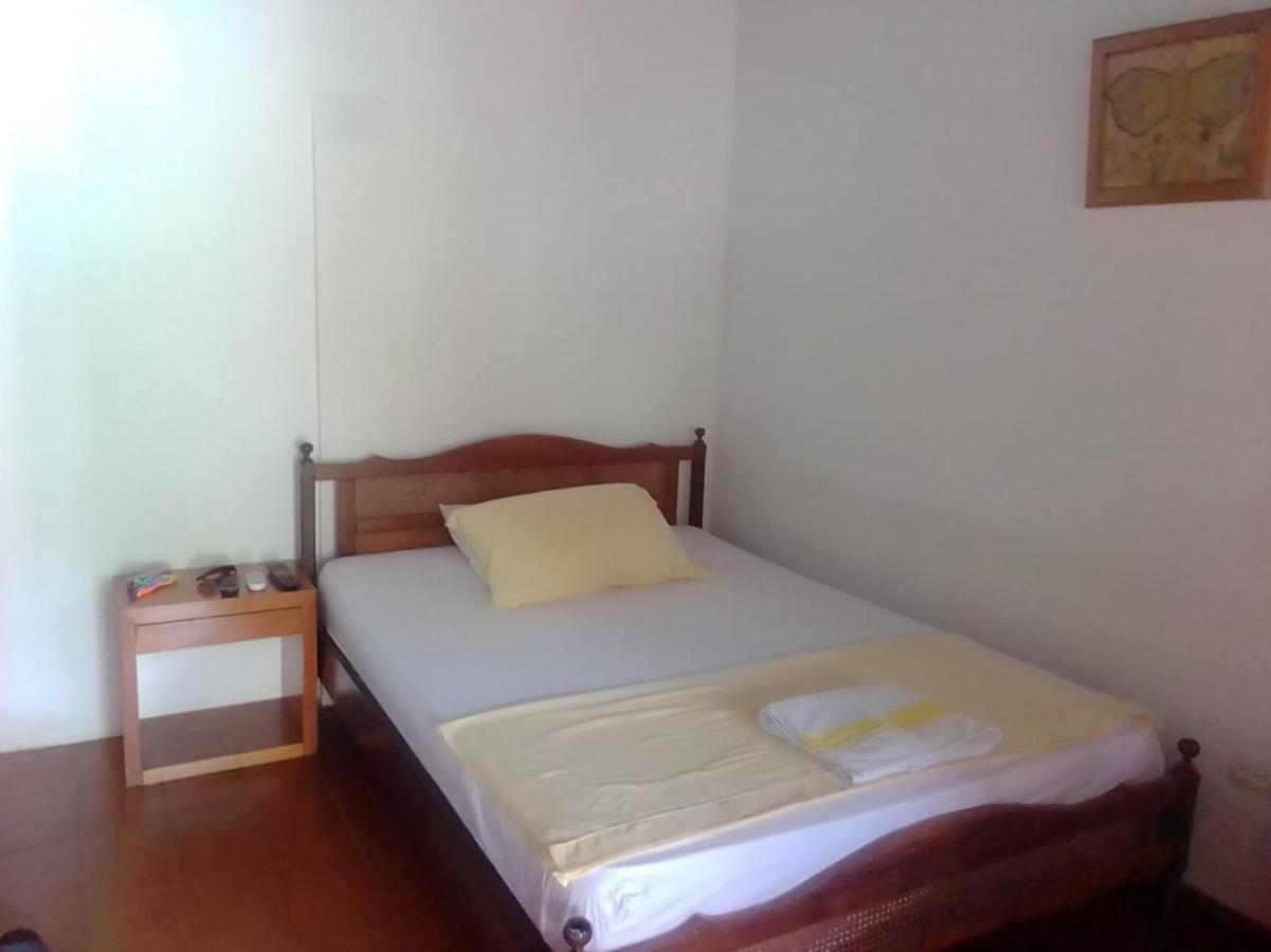 Hotel Santa Helena Leticia Exterior photo